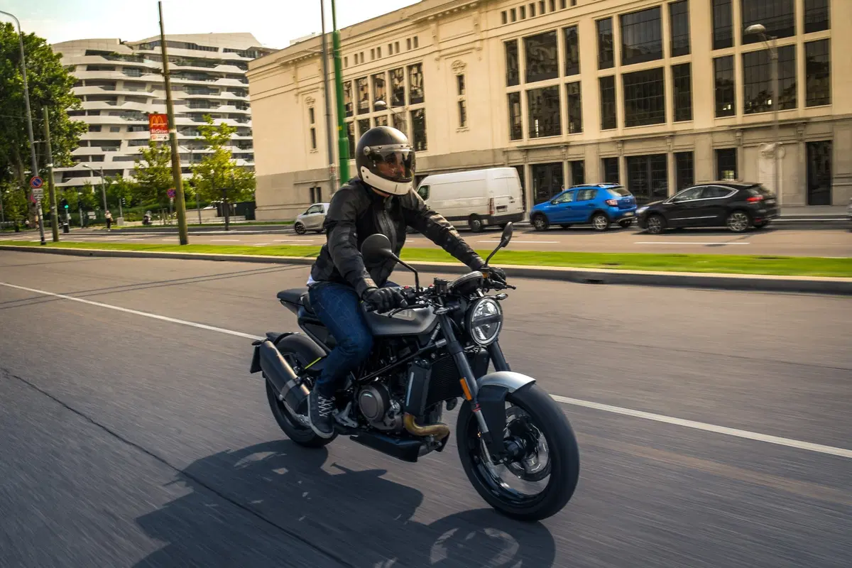 Husqvarna Vitpilen 701, il futuro è bello (9)