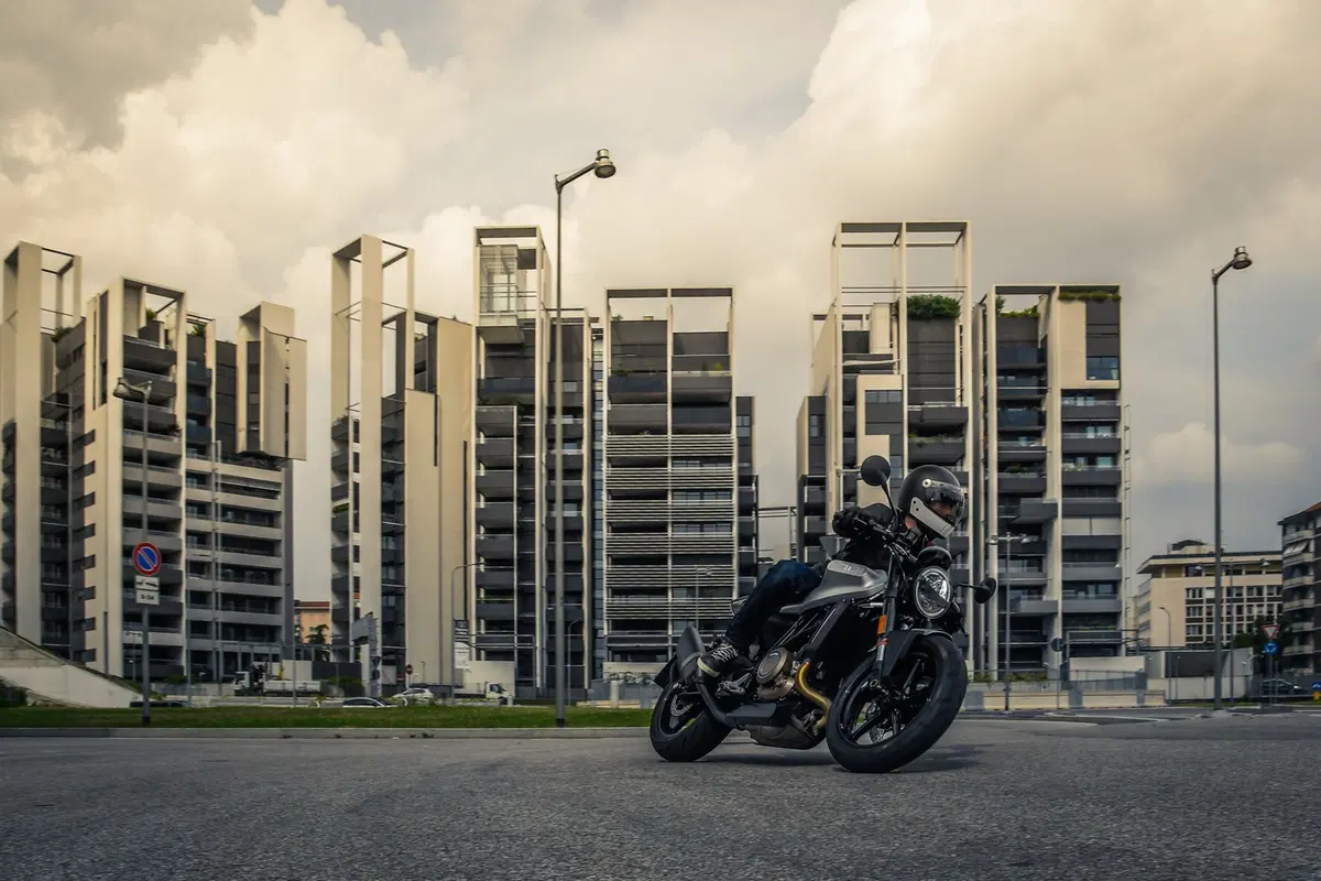 Husqvarna Vitpilen 701, il futuro è bello (11)