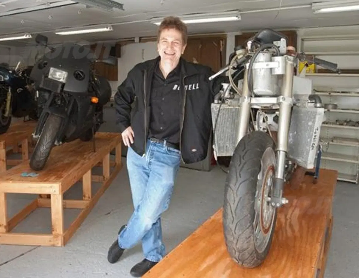 Erik Buell, a ruota libera (8)