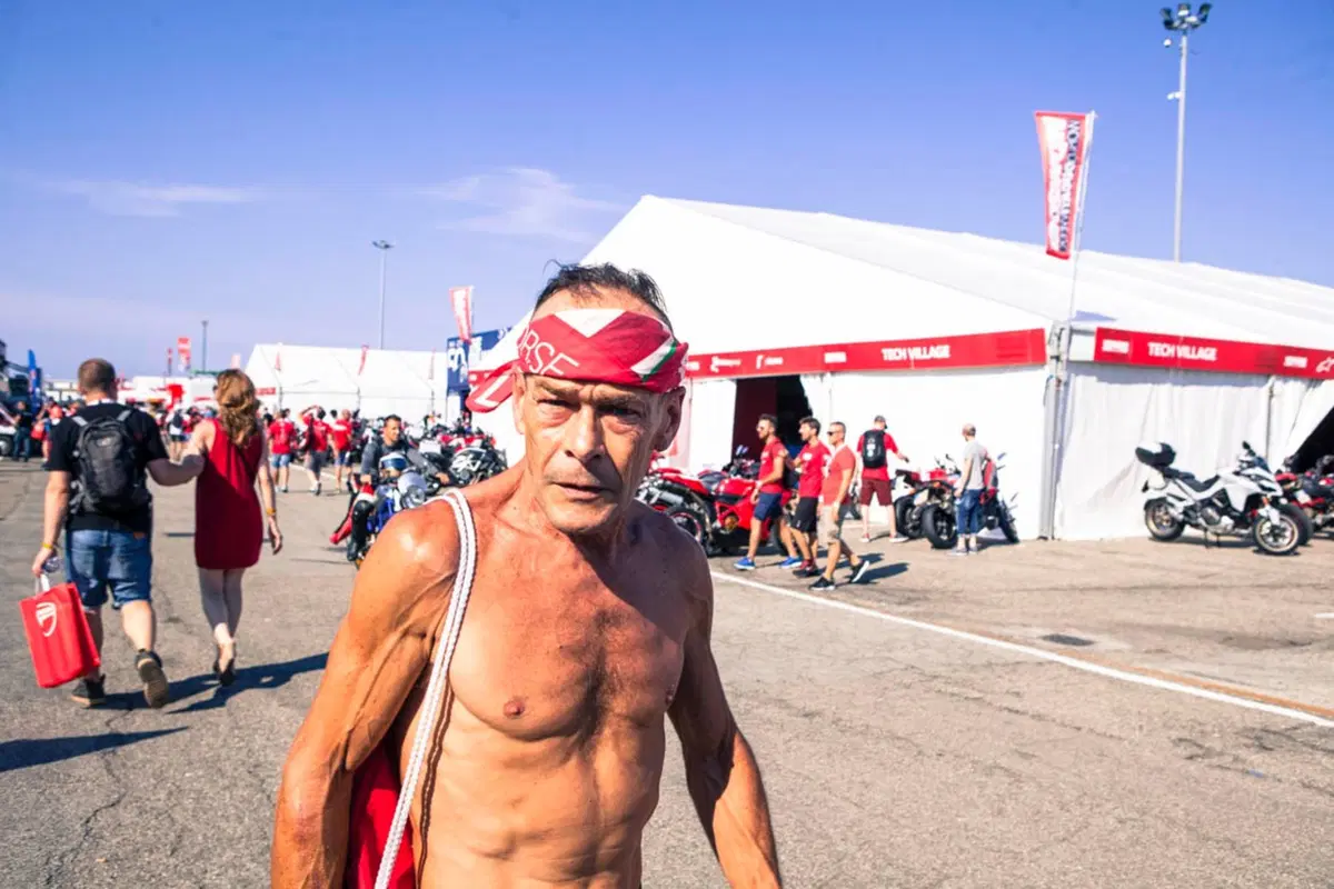 Personaggi di tutti i tipi al WDW (foto: Giacomo Gandossi) (7)