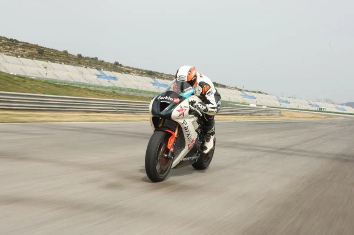 Triumph Daytona 675  (3)
