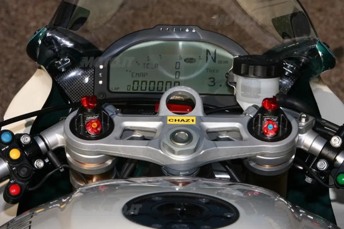 Triumph Daytona 675  (13)