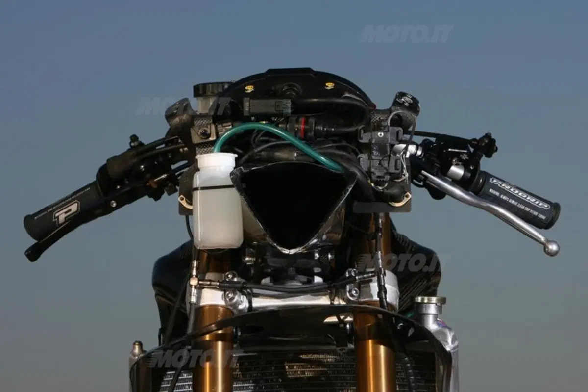 Triumph Daytona 675  (16)