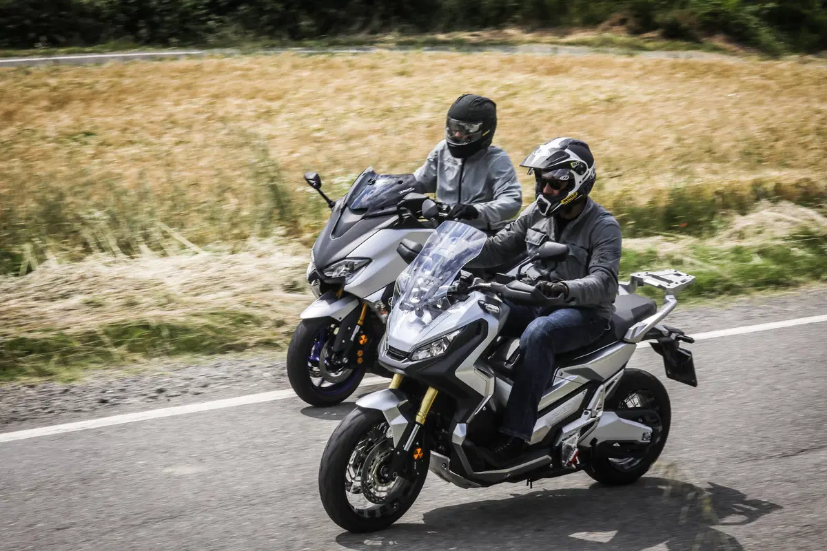 Sfida maxiscooter: Honda X-ADV vs Yamaha TMAX 2018 (8)