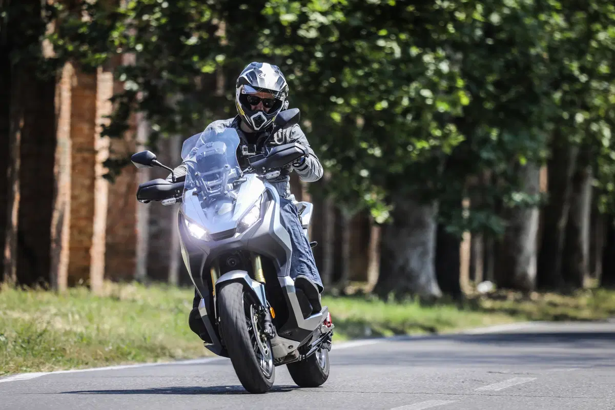 Sfida maxiscooter: Honda X-ADV vs Yamaha TMAX 2018 (16)