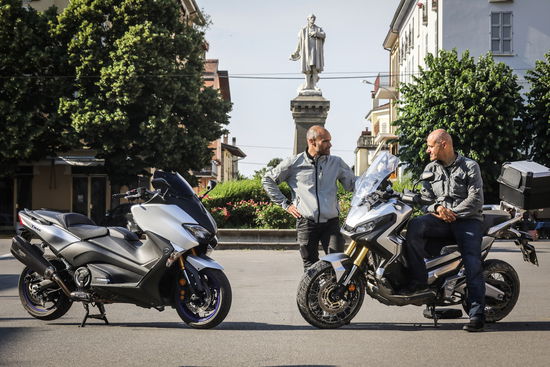 Dopo anni di dominio assoluto, il TMAX ha un nuovo rivale: X-ADV si presenta come il primo SUV a due ruote con cambio sequenziale