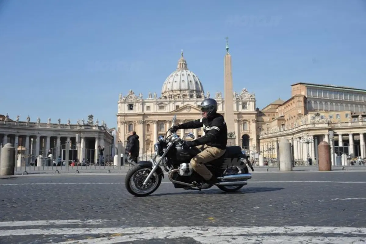 Moto Guzzi Bellagio 940  (3)