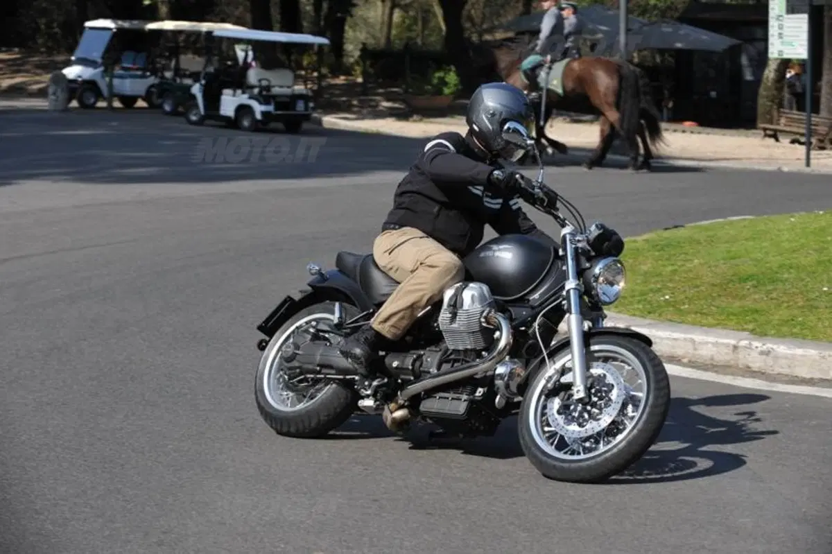 Moto Guzzi Bellagio 940  (7)