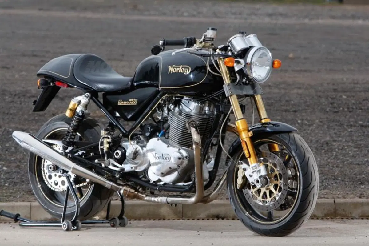 Consegnata la prima Norton Commando (2)