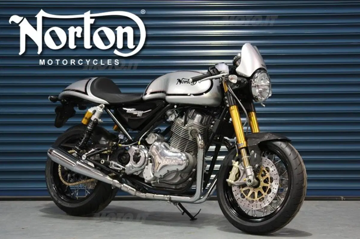 Consegnata la prima Norton Commando (19)