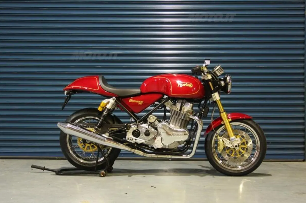Consegnata la prima Norton Commando (21)