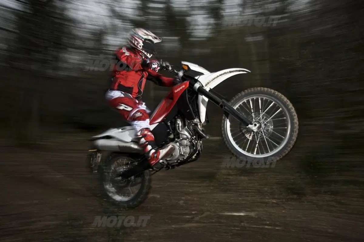 Le nuove Husqvarna SM e TE 630 2010 (3)