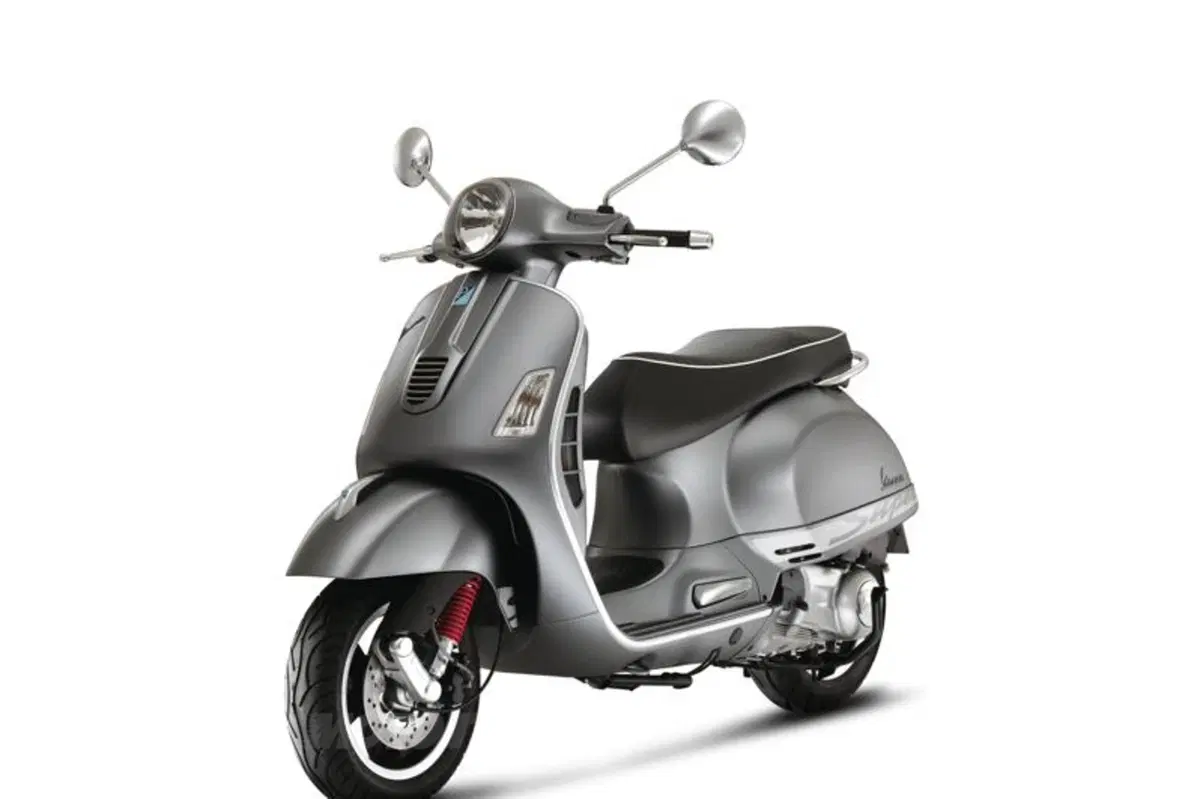 Vespa: arrivano la Montenapoleone e la SuperSport (2)
