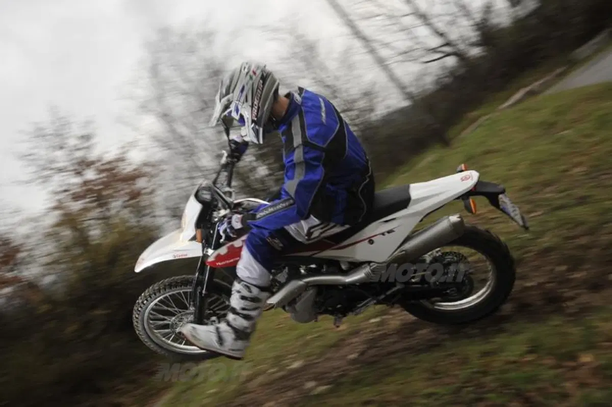 Husqvarna TE 630 e SM 630  (2)