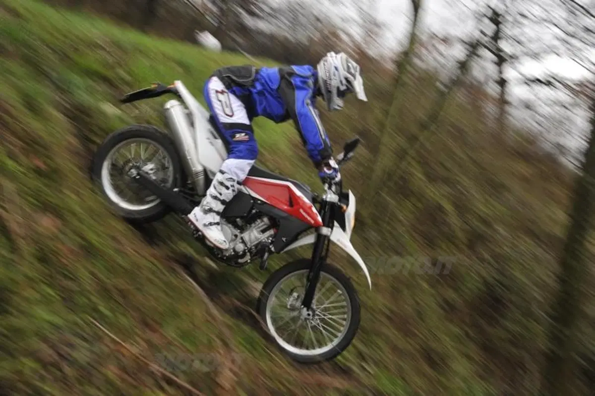Husqvarna TE 630 e SM 630  (3)