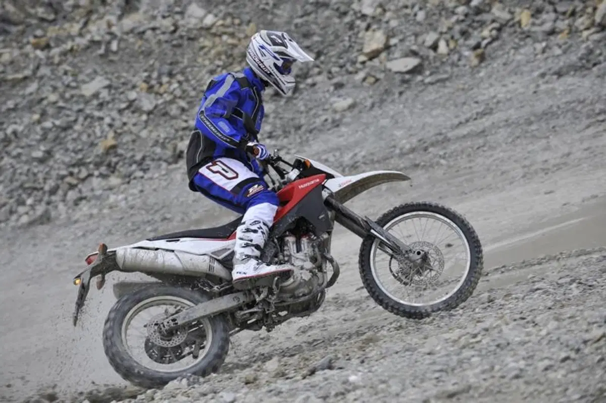 Husqvarna TE 630 e SM 630  (7)