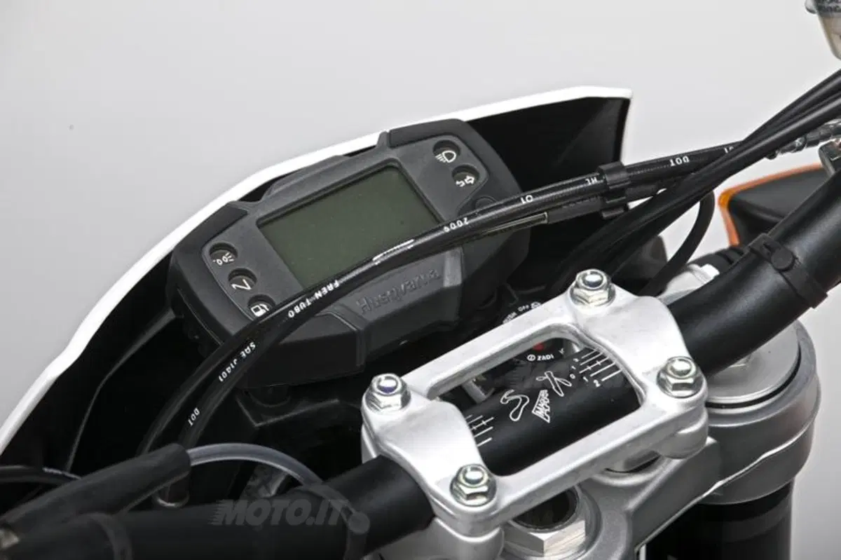 Husqvarna TE 630 e SM 630  (29)