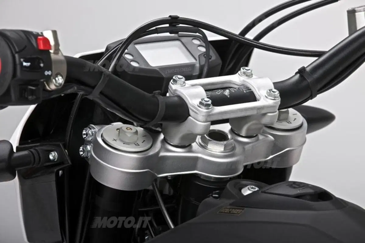 Husqvarna TE 630 e SM 630  (36)