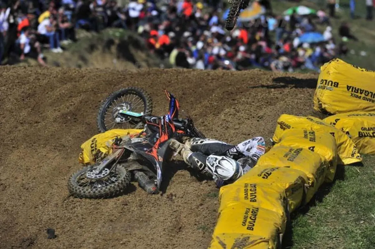 Incidente spettacolare: la caduta di Schiffer nella MX2 (20)