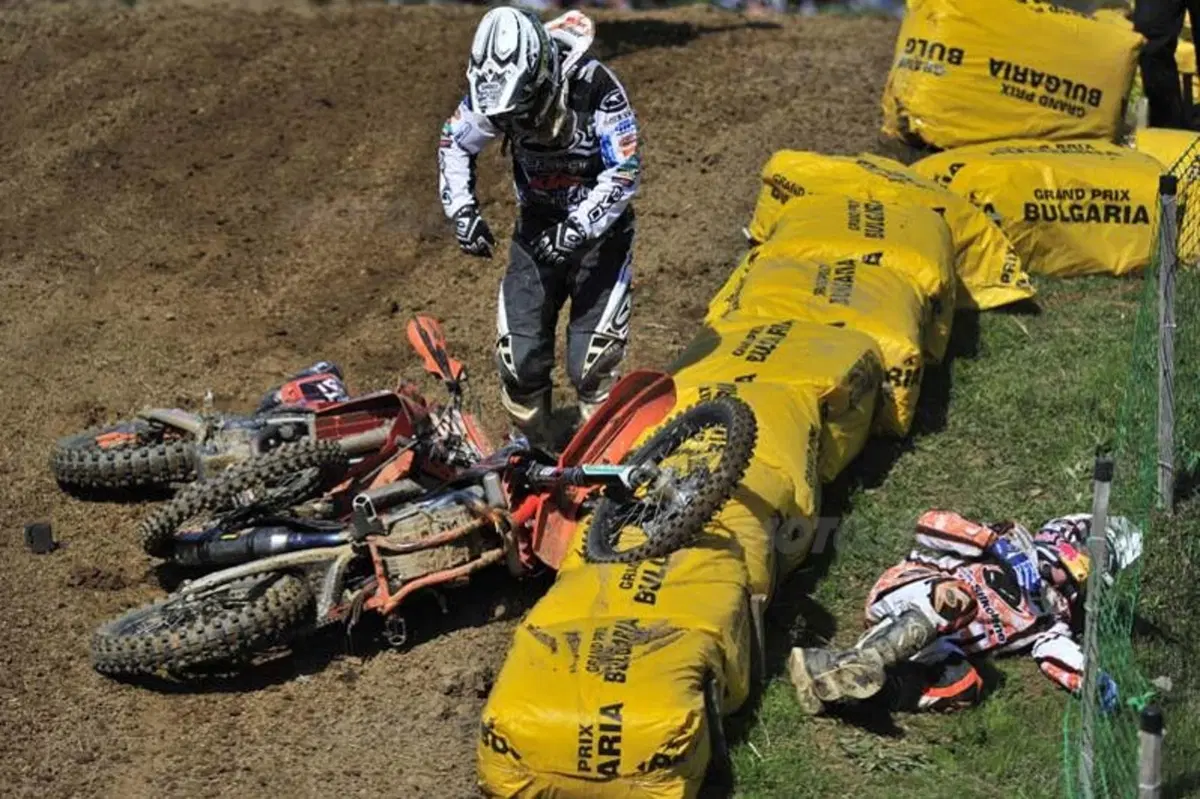 Incidente spettacolare: la caduta di Schiffer nella MX2 (40)