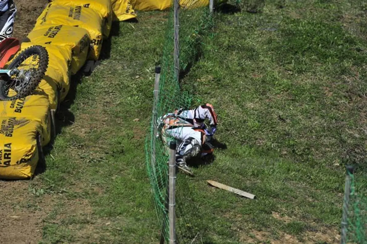 Incidente spettacolare: la caduta di Schiffer nella MX2 (43)