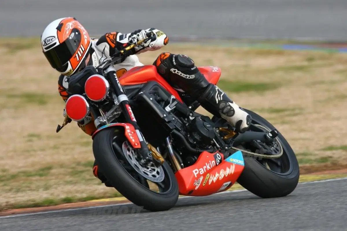Triumph Street Triple 675 Trofeo  (4)