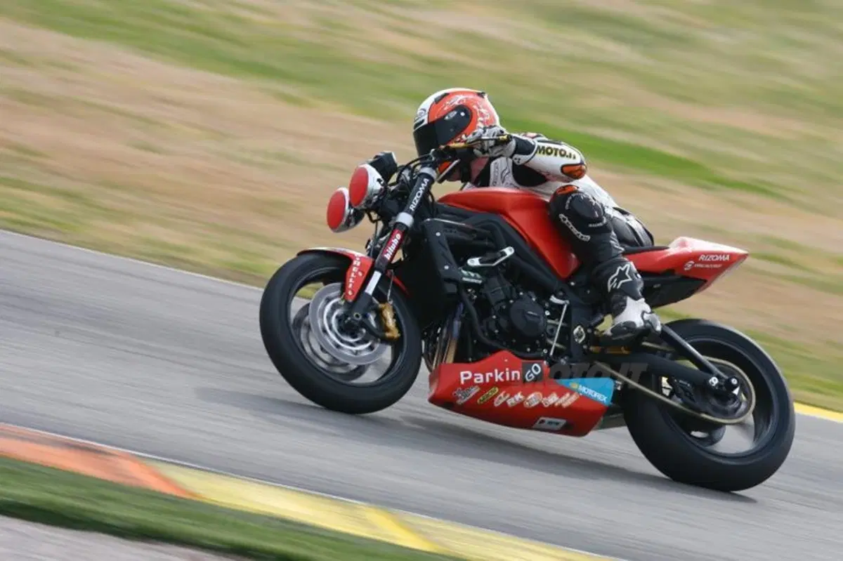Triumph Street Triple 675 Trofeo  (5)