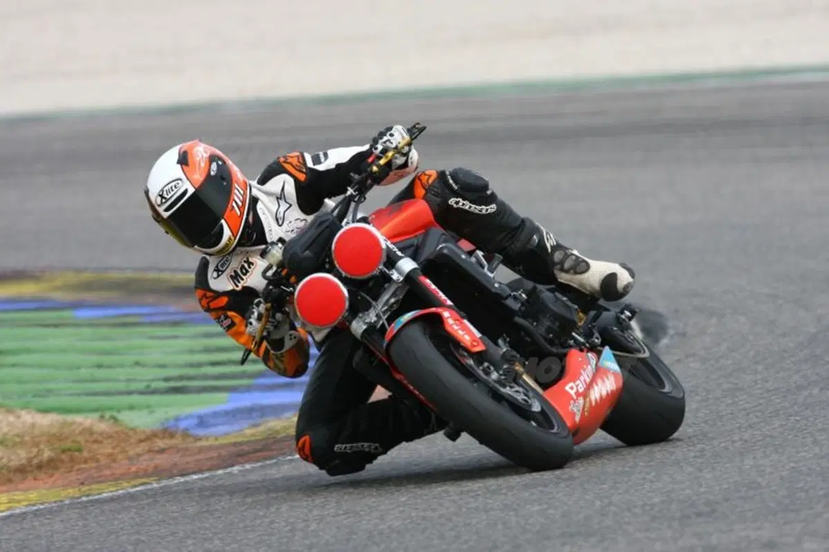 Triumph Street Triple 675 Trofeo  (12)