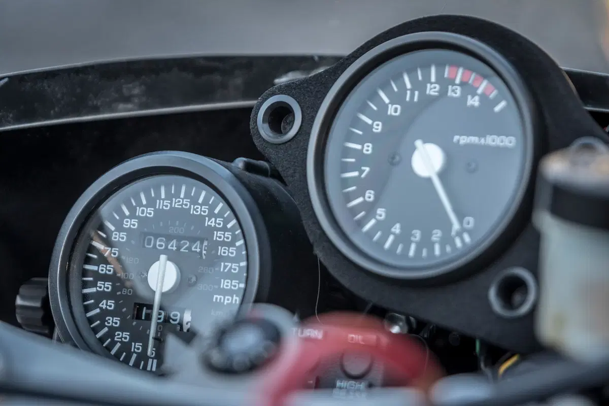 Youngtimer Moto.it: Honda RC30. Proviamo i miti del passato (4)