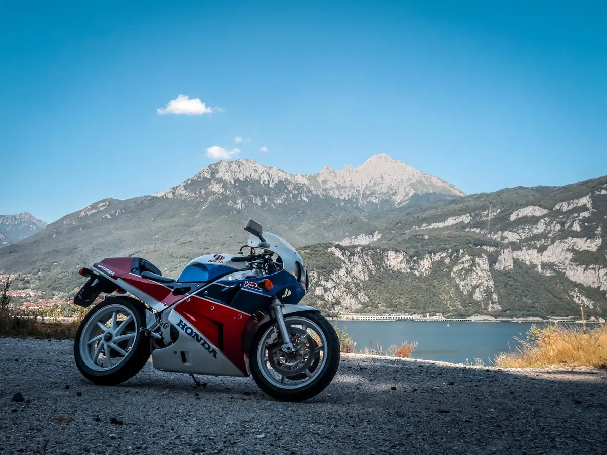 Youngtimer Moto.it: Honda RC30. Proviamo i miti del passato (6)