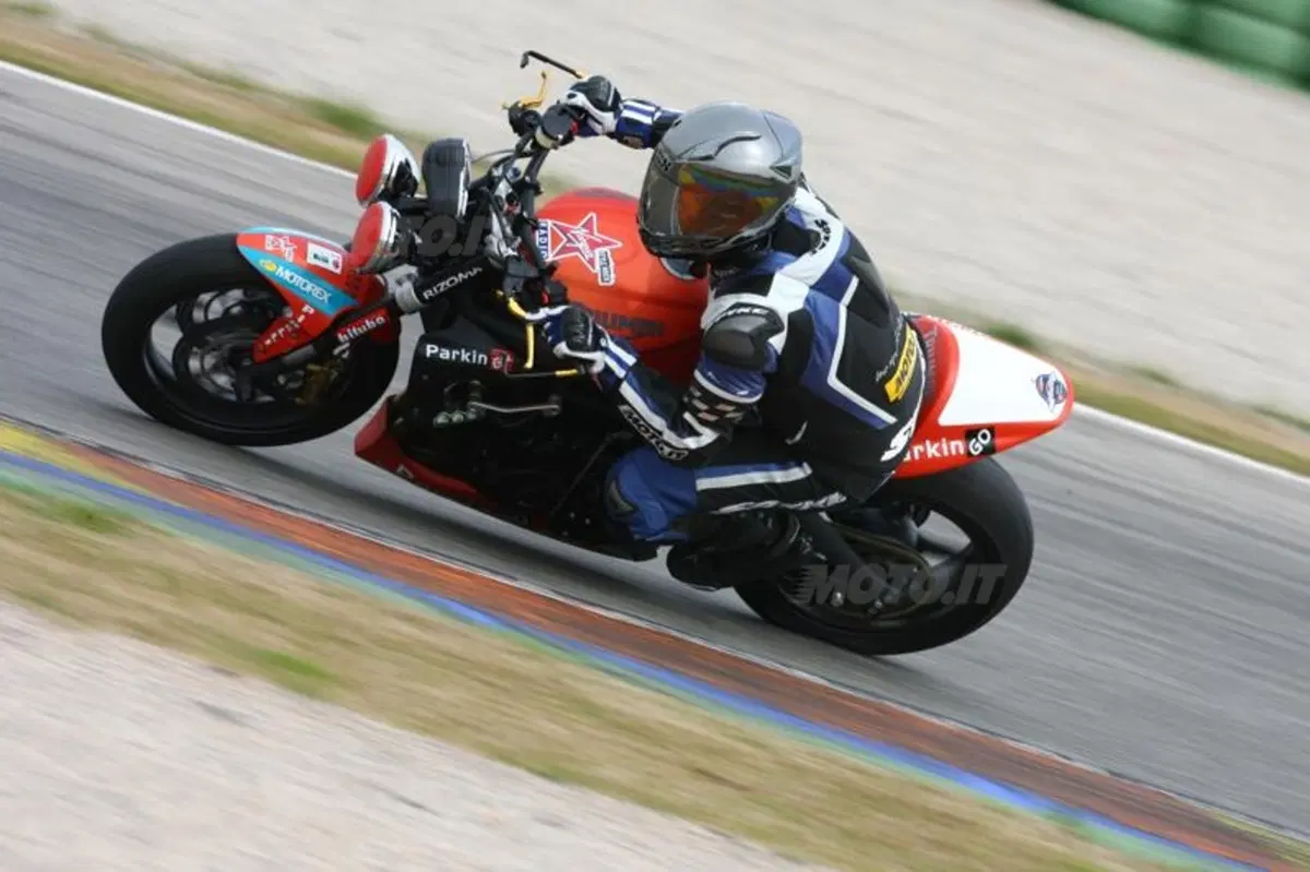 Triumph Street Triple 675 Trofeo  (14)