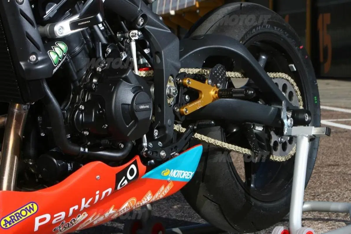 Triumph Street Triple 675 Trofeo  (25)