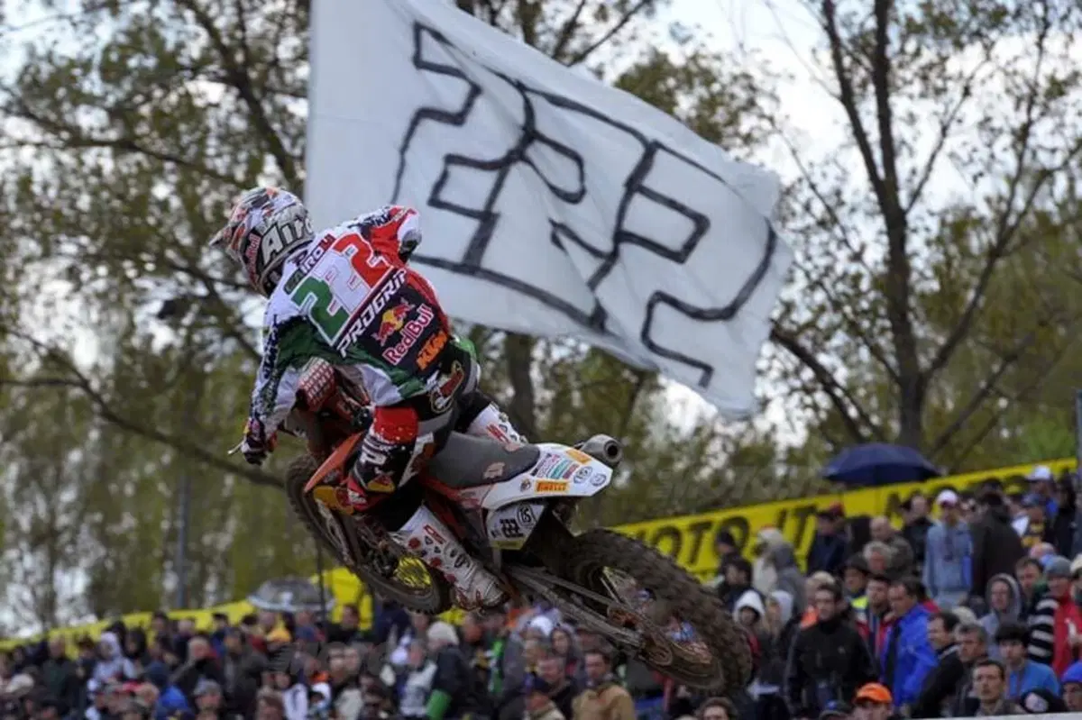 Sorpasso Cairoli a Mantova