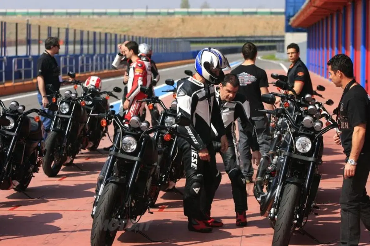 Conclusa l'Harley-Davidson Special Edition “The Legend on tour”  (6)