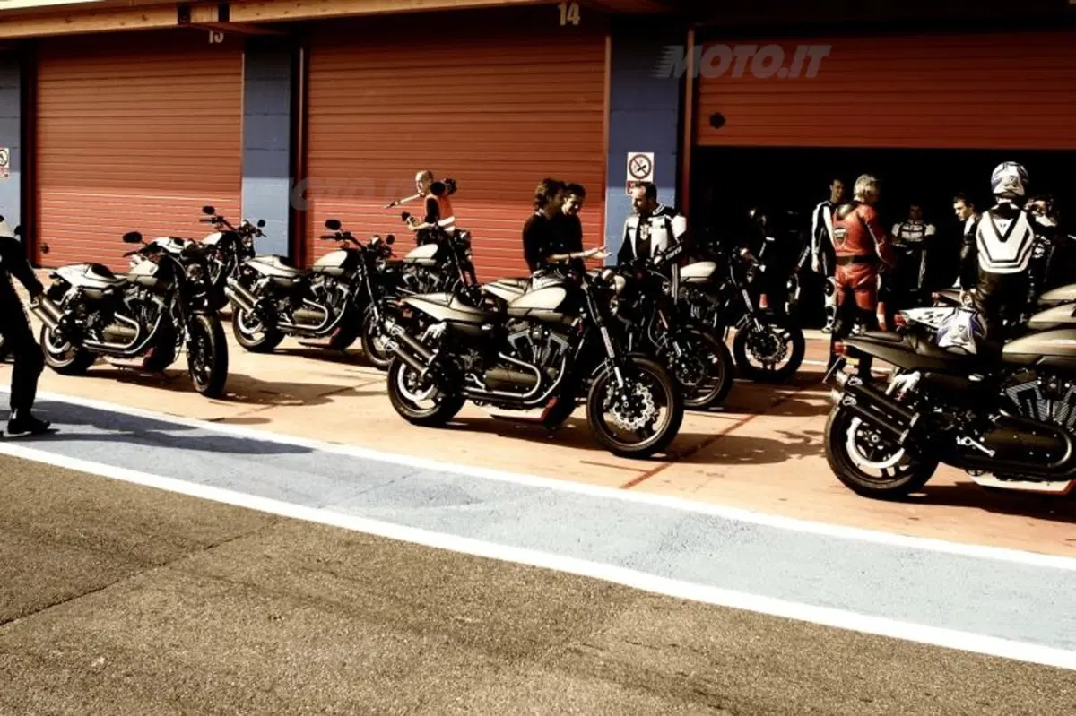 Conclusa l'Harley-Davidson Special Edition “The Legend on tour”  (7)