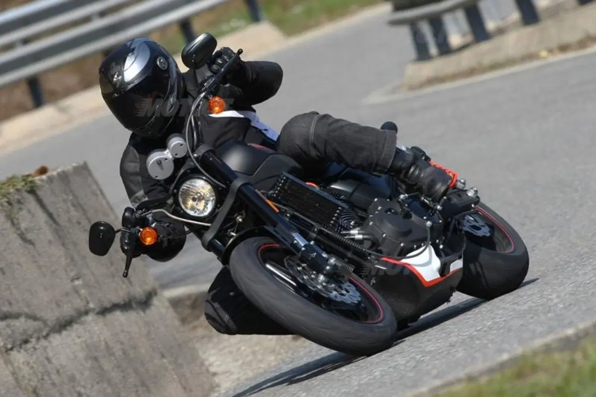 Harley-Davidson  XR1200X  (16)