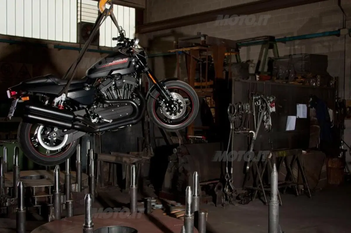 Harley-Davidson  XR1200X  (25)