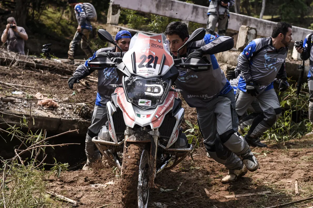 BMW GS Trophy 2016, day 1: Argentina in testa (2)