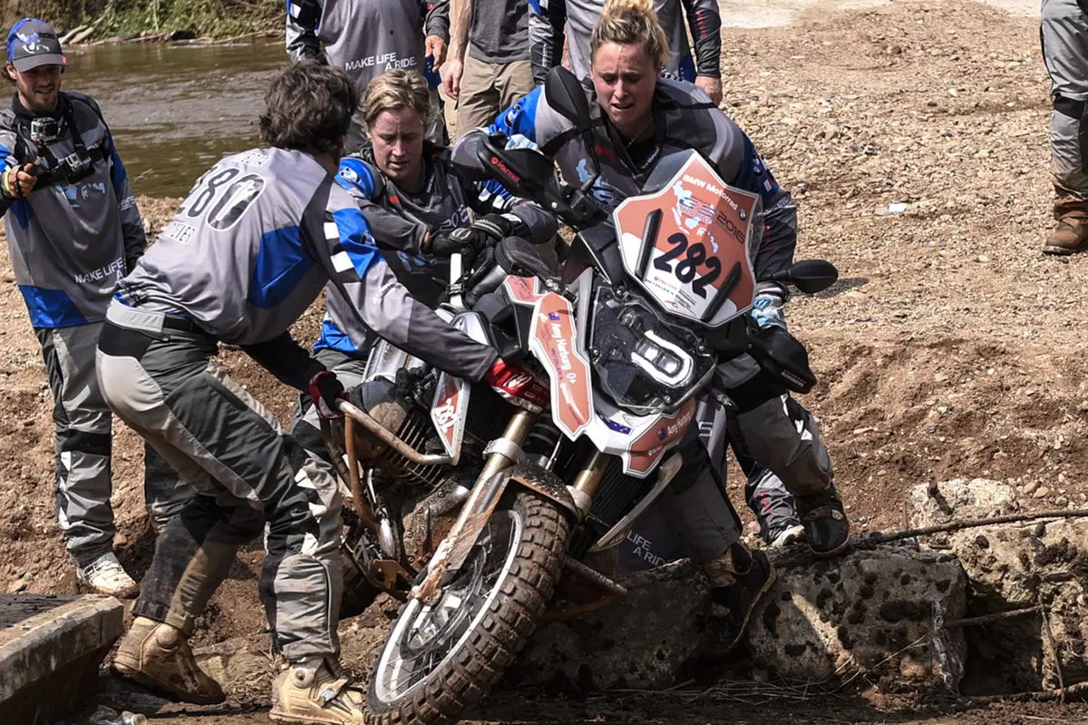 BMW GS Trophy 2016, day 1: Argentina in testa (4)