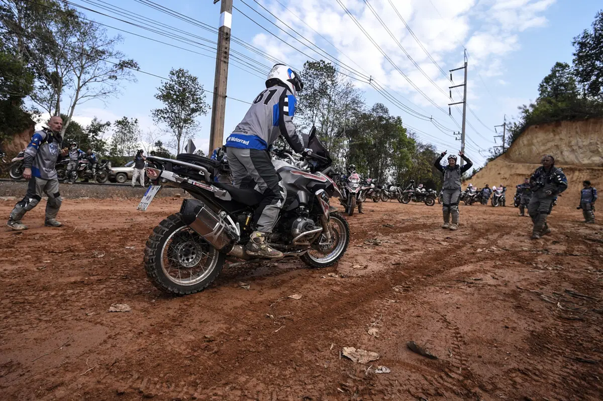 BMW GS Trophy 2016, day 1: Argentina in testa (7)
