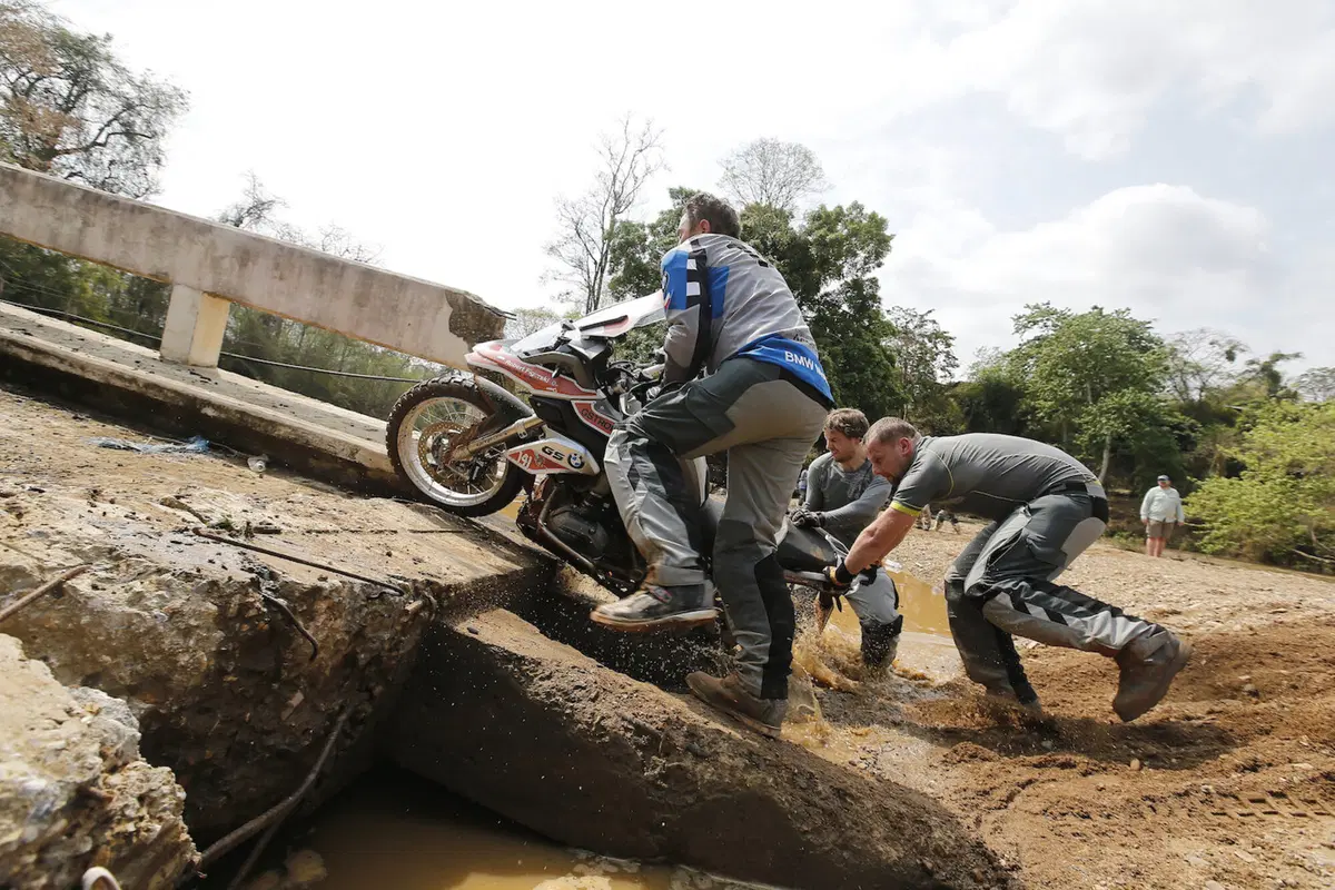 BMW GS Trophy 2016, day 1: Argentina in testa (6)