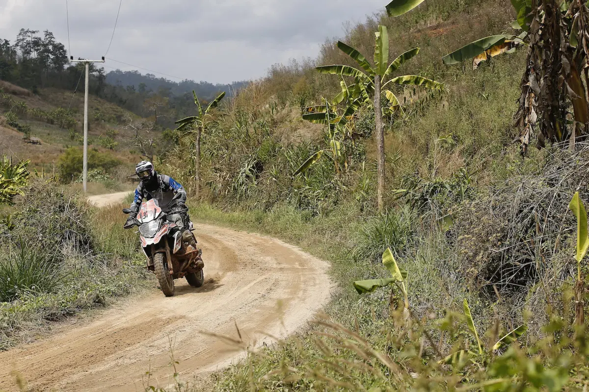 BMW GS Trophy 2016, day 1: Argentina in testa (13)