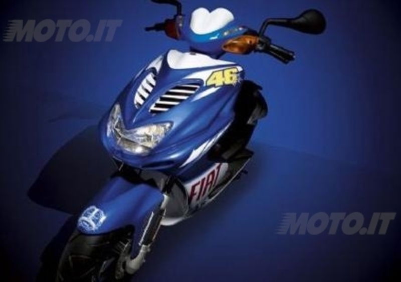 Yamaha presenta lo scooter Aerox Fiat Team Race Replica 2010
