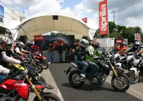 Aprilia Moto Live Tour 2010