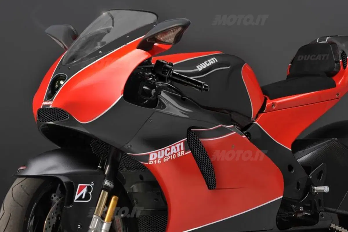 D16 GP10 RR: la Desmosedici di Stoner mette la targa! (6)