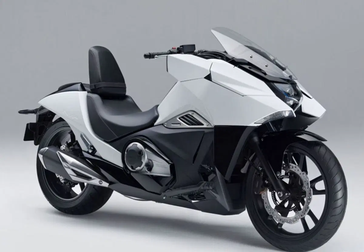 Honda NM4 Vultus DCT