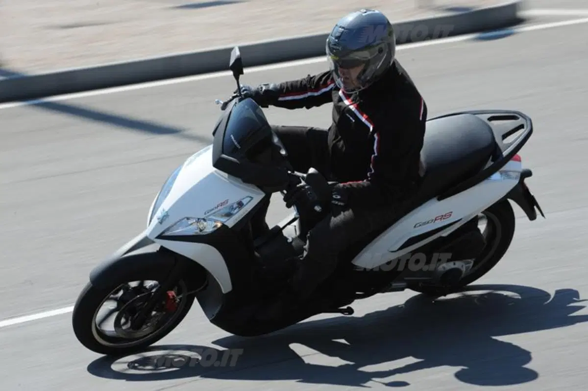 Peugeot Geopolis 300  (2)