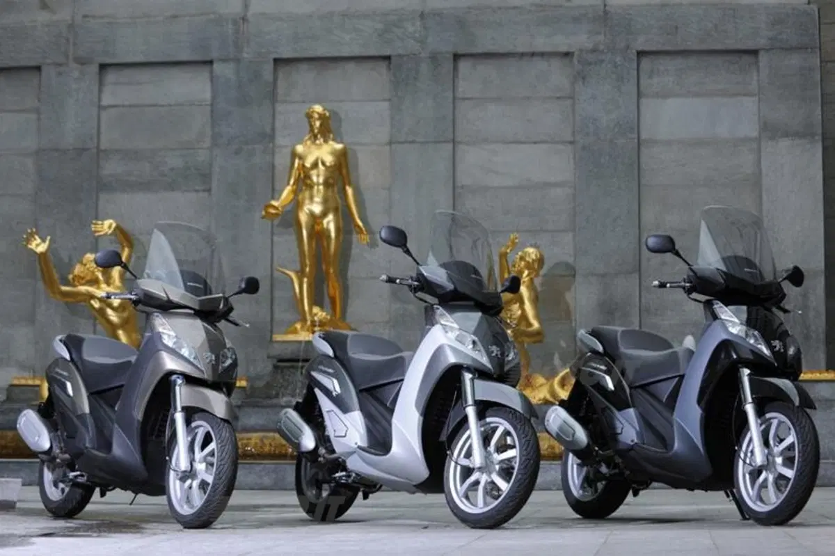 Peugeot Geopolis 300  (12)