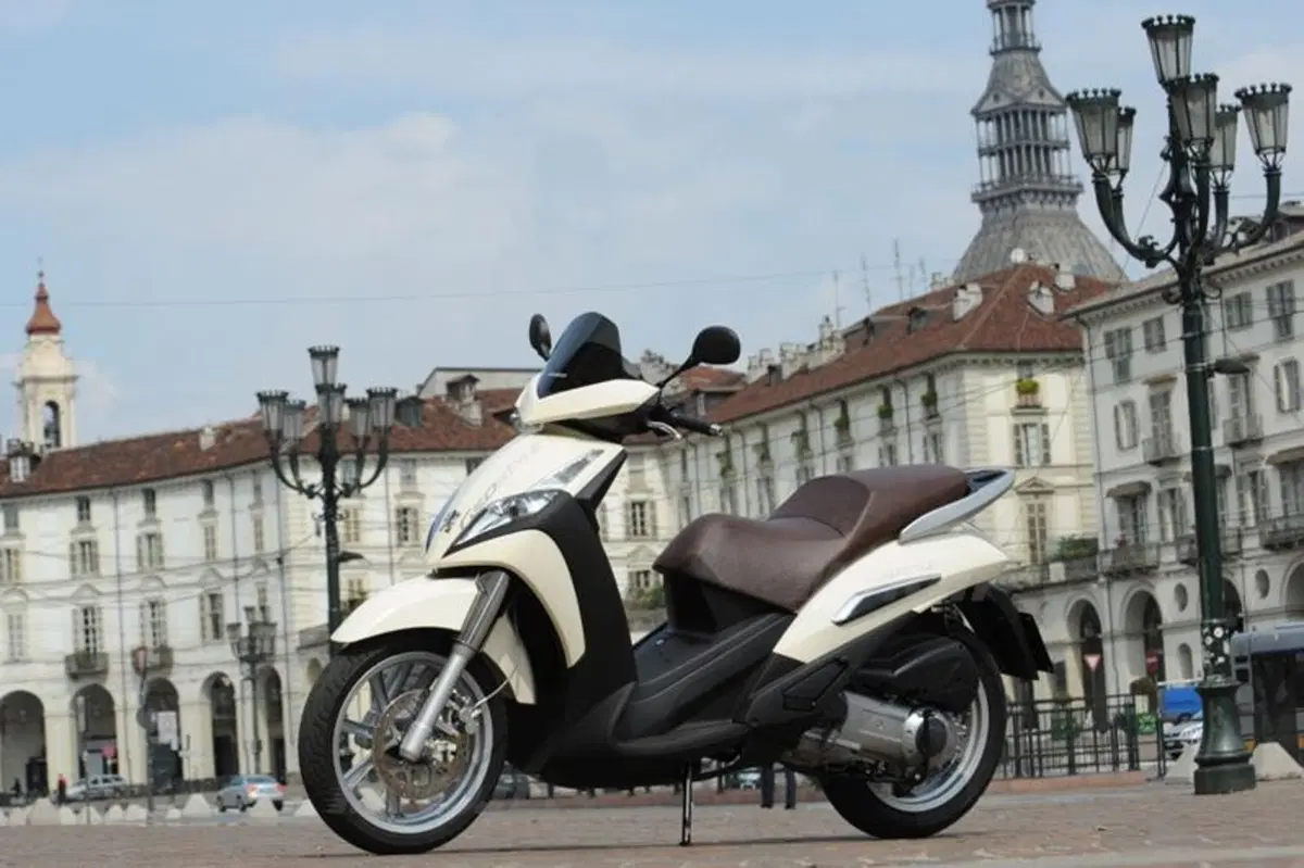 Peugeot Geopolis 300  (14)