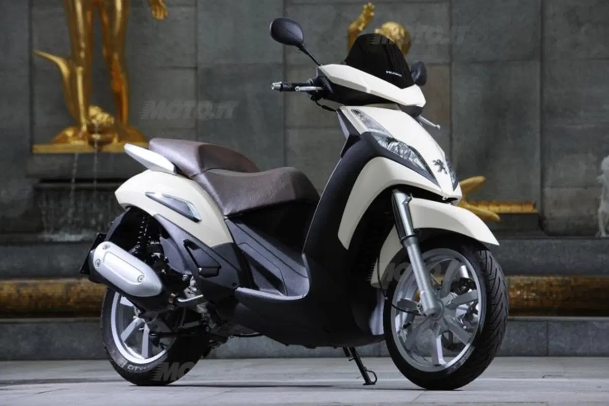 Peugeot Geopolis 300  (15)